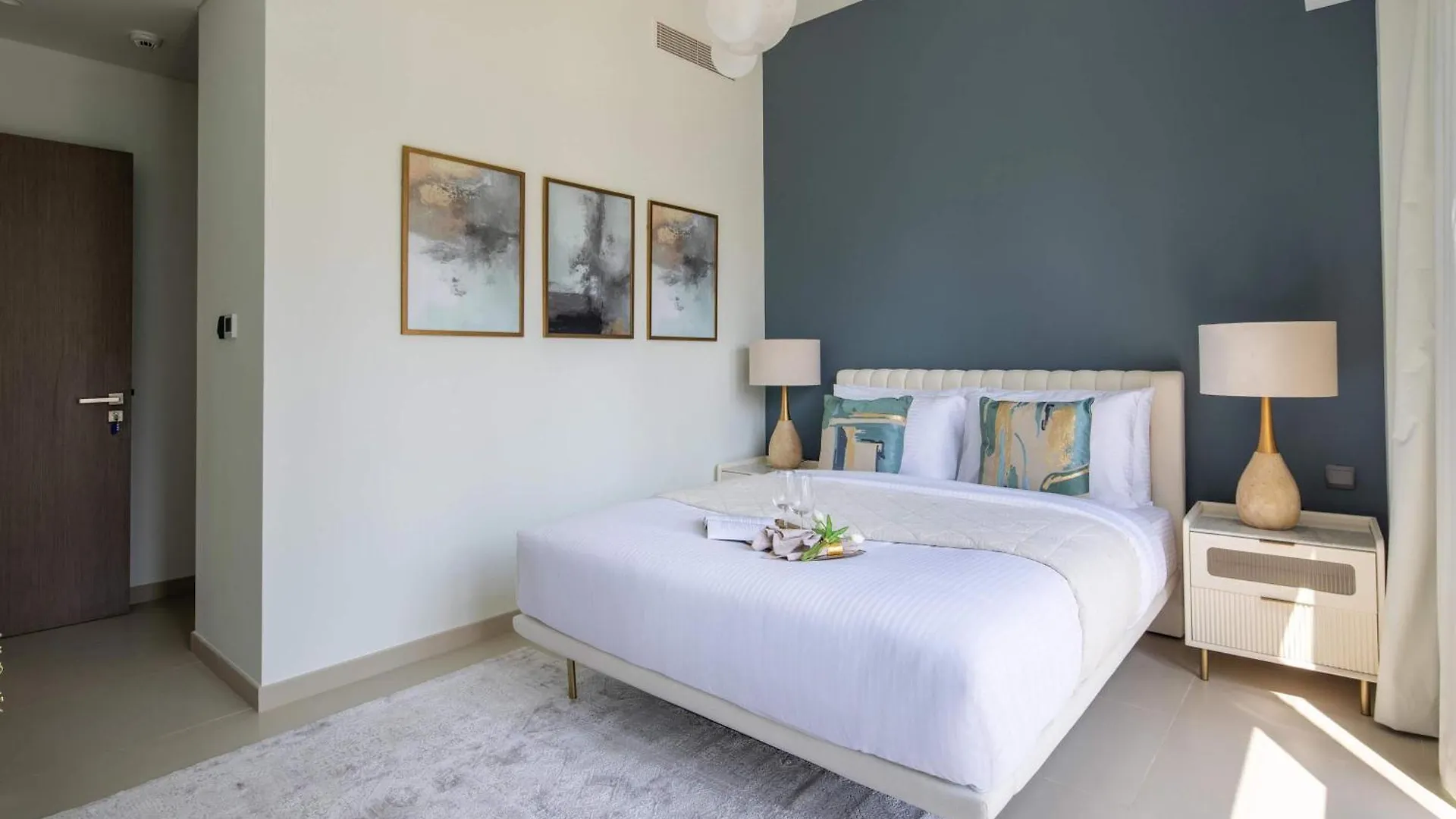 Apartment Frank Porter - Act 1 Act 2 Dubai