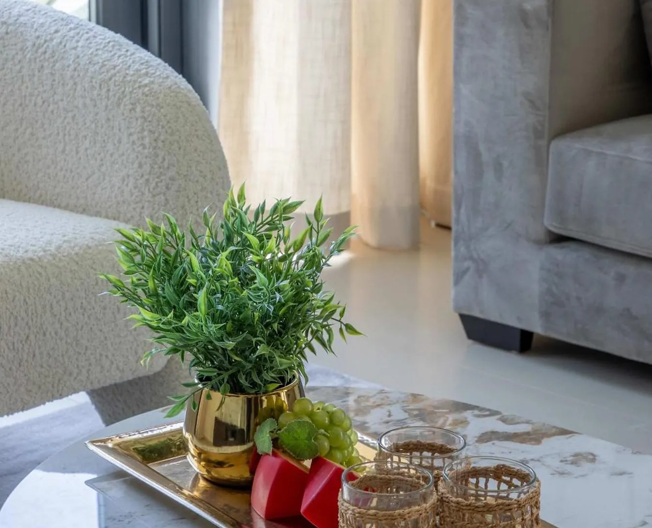 Apartment Frank Porter - Act 1 Act 2 Dubai