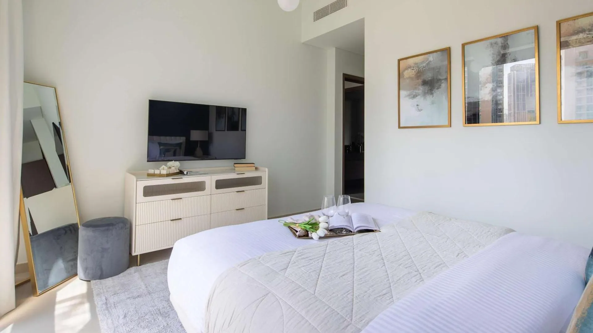 Apartment Frank Porter - Act 1 Act 2 Dubai United Arab Emirates