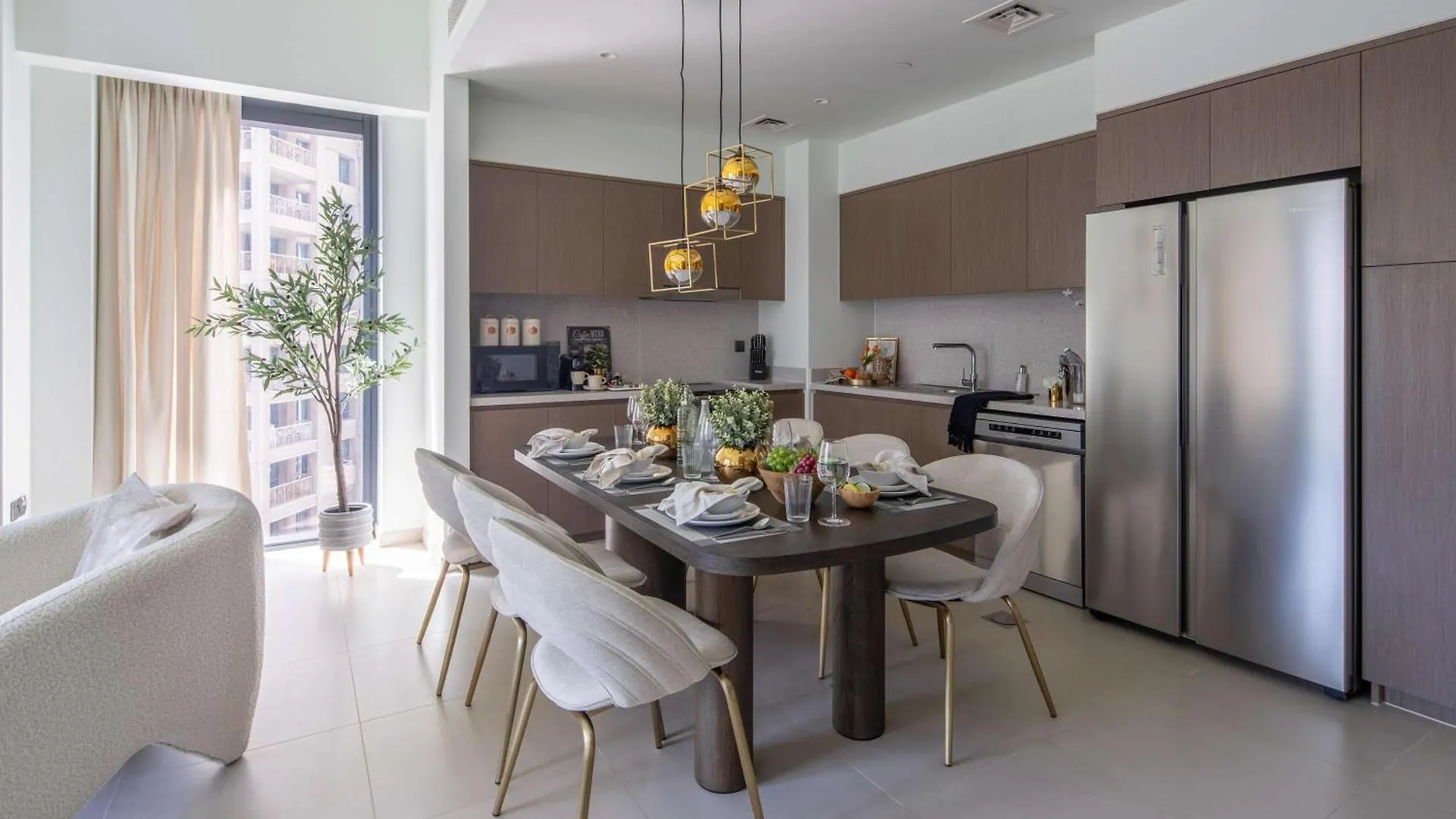 Frank Porter - Act 1 Act 2 Dubai Apartment
